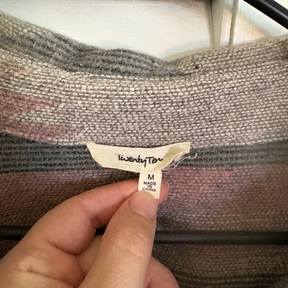 Gray and Pink Patterned Jacket Aztec print - Picture 2 of 2